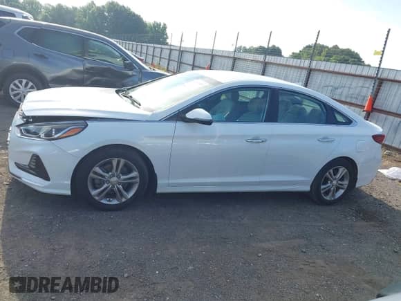 2018 Hyundai Sonata Limited with VIN 5NPE34AF8JH644812, listed as a IAAI auction lot 42601505 with 83,459 mi miles and . Bid and sale history available at DreamBid. Image 14.