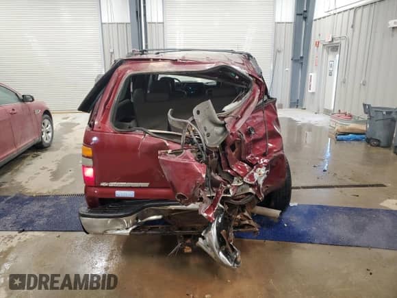 2003 Chevrolet Suburban LT z VIN 1GNFK16Z63J120326, wystawiony jako Copart lot #48627895 z przebiegiem 381 733 mil mil oraz Czysty tytuł • Clean title. Historia ofert i sprzedaży dostępna na DreamBid. Obrazek 6.