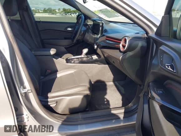 2024 Chevrolet Trax 2RS с VIN KL77LJE29RC042844, выставлен на аукционе IAAI как лот 43322577 с пробегом 33 429 миль миль и . История ставок и продаж доступна на DreamBid. Изображение 5.