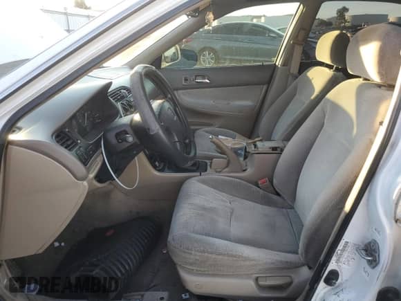 1997 Honda Accord LX с VIN 1HGCD5531VA242736, выставлен на аукционе Copart как лот 87455384 с пробегом 270 846 миль миль и Списание • Salvage title. История ставок и продаж доступна на DreamBid. Изображение 7.