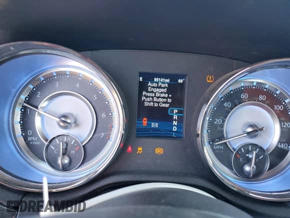 2013 Chrysler 300 C с VIN 2C3CCAKG0DH708470, выставлен на аукционе Copart как лот 81093935 с пробегом 95 141 миль миль и Чистый • Clean title. История ставок и продаж доступна на DreamBid. Изображение 9.