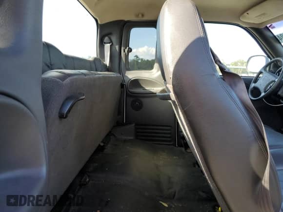 1999 Dodge 1500 с VIN 1B7HC13Z7XJ533252, выставлен на аукционе Copart как лот 77429224 с пробегом 154 883 миль миль и Списание • Salvage title. История ставок и продаж доступна на DreamBid. Изображение 10.