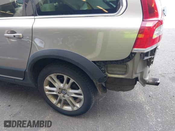 2016 Volvo XC70 T5 Premier z VIN YV4612NK0G1237425, wystawiony jako IAAI lot #42476626 z przebiegiem 139 207 mil mil oraz . Historia ofert i sprzedaży dostępna na DreamBid. Obrazek 22.