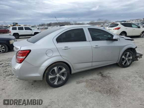 2018 Chevrolet Sonic Premier z VIN 1G1JF5SB6J4105479, wystawiony jako Copart lot #86638054 z przebiegiem Nie podano mil oraz Szkoda całkowita • Salvage title. Historia ofert i sprzedaży dostępna na DreamBid. Obrazek 3.
