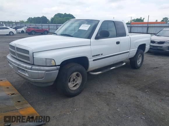 2001 Dodge 1500 с VIN 1B7HF13Y51J236440, выставлен на аукционе IAAI как лот 42116451 с пробегом 225 083 миль миль и . История ставок и продаж доступна на DreamBid. Изображение 2.
