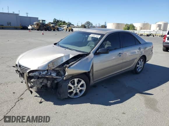2005 Toyota Camry LE с VIN JTDBF32K750162836, выставлен на аукционе Copart как лот 81082105 с пробегом 131 582 миль миль и Списание • Salvage title. История ставок и продаж доступна на DreamBid. Изображение 1.