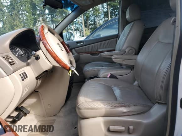 2004 Toyota Sienna XLE z VIN 5TDBA22C74S018541, wystawiony jako Copart lot #82137955 z przebiegiem 160 277 mil mil oraz Szkoda całkowita • Salvage title. Historia ofert i sprzedaży dostępna na DreamBid. Obrazek 7.