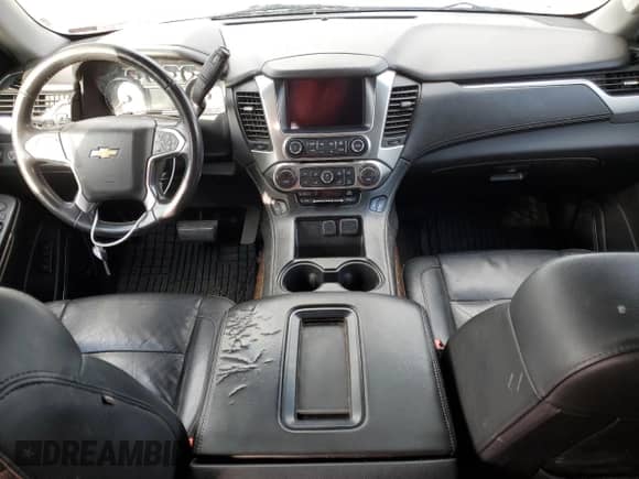 2017 Chevrolet Suburban LT z VIN 1GNSKHKC7HR235423, wystawiony jako Copart lot #84241825 z przebiegiem 134 605 mil mil oraz Szkoda całkowita • Salvage title. Historia ofert i sprzedaży dostępna na DreamBid. Obrazek 8.