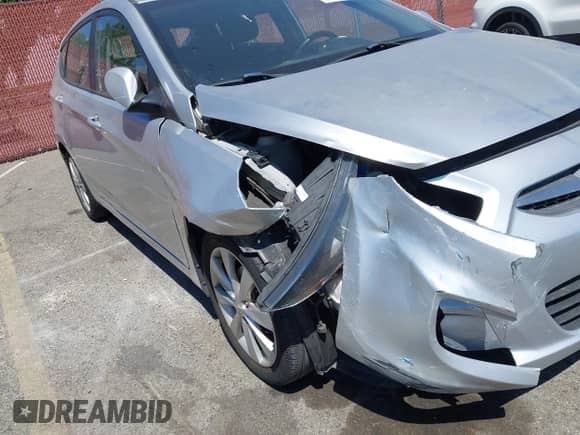 2013 Hyundai Accent SE с VIN KMHCU5AE0DU077521, выставлен на аукционе IAAI как лот 42870057 с пробегом 47 702 миль миль и . История ставок и продаж доступна на DreamBid. Изображение 12.