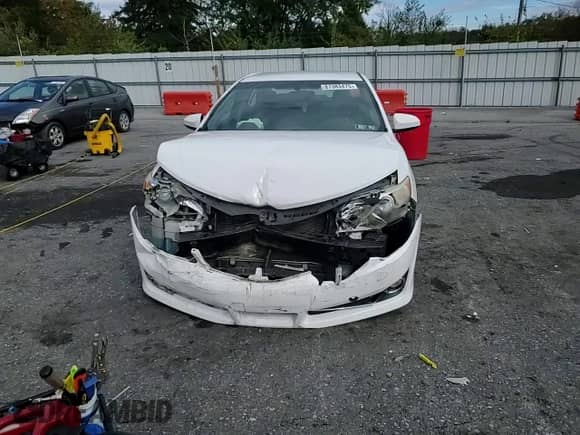 2014 Toyota Camry SE с VIN 4T1BF1FK3EU381067, выставлен на аукционе Copart как лот 87383475 с пробегом Не указан миль и Списание • Salvage title. История ставок и продаж доступна на DreamBid. Изображение 13.
