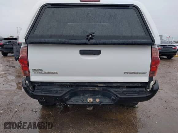 2013 Toyota Tacoma PreRunner z VIN 5TFTX4GN3DX015221, wystawiony jako IAAI lot #41301487 z przebiegiem 96 235 mil mil oraz . Historia ofert i sprzedaży dostępna na DreamBid. Obrazek 6.