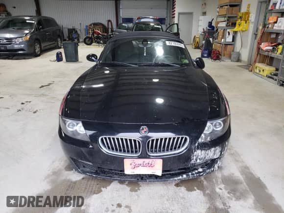2006 BMW Z4 3.0i с VIN 4USBU33526LW67885, выставлен на аукционе Copart как лот 82105945 с пробегом 215 911 миль миль и Списание • Salvage title. История ставок и продаж доступна на DreamBid. Изображение 5.
