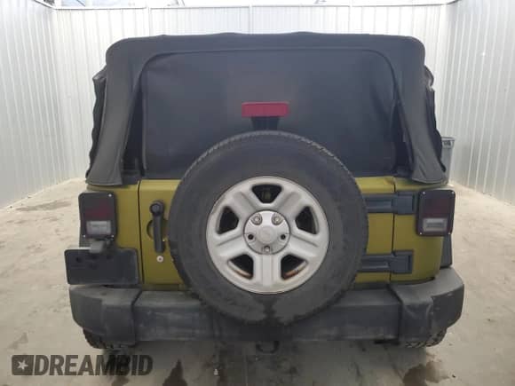 2008 Jeep Wrangler X z VIN 1J4FA24138L627219, wystawiony jako Copart lot #69300975 z przebiegiem 148 448 mil mil oraz Czysty tytuł • Clean title. Historia ofert i sprzedaży dostępna na DreamBid. Obrazek 6.