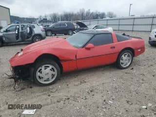 1989 Chevrolet Corvette с VIN 1G1YY218XK5106238, выставлен на аукционе Copart как лот 83549094 с пробегом 57 893 миль миль и Списание • Salvage title. История ставок и продаж доступна на DreamBid. Изображение 1.