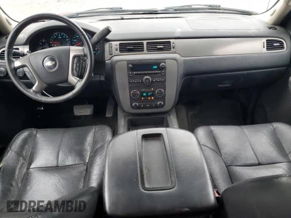 2008 Chevrolet Avalanche LTZ с VIN 3GNFK12308G101877, выставлен на аукционе Copart как лот 70559485 с пробегом 145 179 миль миль и Списание • Salvage title. История ставок и продаж доступна на DreamBid. Изображение 8.