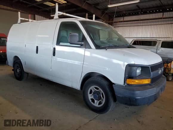 2008 Chevrolet Express Cargo with VIN 1GCFG15X281124438, listed as a Copart auction lot 42268255 with 250,967 mi miles and Clean title. Bid and sale history available at DreamBid. Image 4.