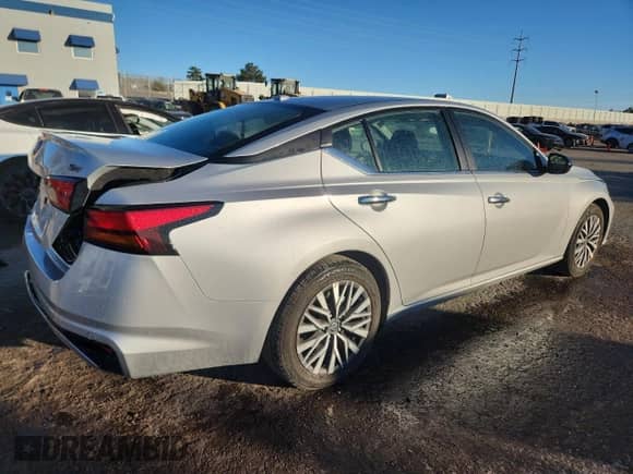 2024 Nissan Altima SV with VIN 1N4BL4DV7RN398097, listed as a Copart auction lot 89667285 with 45,203 mi miles and Clean title. Bid and sale history available at DreamBid. Image 3.