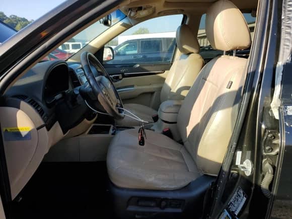 2011 Hyundai Santa Fe Limited with VIN 5XYZK3AB6BG075060, listed as a Copart auction lot 81889205 with 217,461 mi miles and Clean title. Bid and sale history available at DreamBid. Image 7.