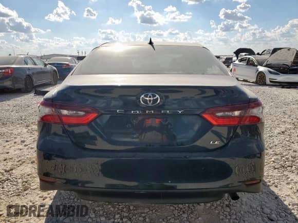 2021 Toyota Camry LE z VIN 4T1C11AK3MU604197, wystawiony jako Copart lot #83801605 z przebiegiem 49 539 mil mil oraz Szkoda całkowita • Salvage title. Historia ofert i sprzedaży dostępna na DreamBid. Obrazek 6.