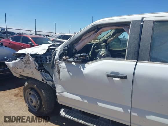 2024 Ford F-250 XL z VIN 1FT7W2BA6REC52771, wystawiony jako IAAI lot #41864059 z przebiegiem 29 652 mil mil oraz . Historia ofert i sprzedaży dostępna na DreamBid. Obrazek 6.