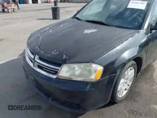 2013 Dodge Avenger SE z VIN 1C3CDZABXDN621457, wystawiony jako IAAI lot #43442384 z przebiegiem 137 513 mil mil oraz . Historia ofert i sprzedaży dostępna na DreamBid. Obrazek 6.