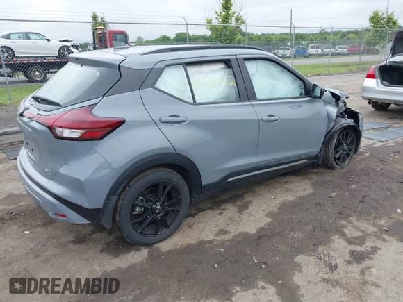 2024 Nissan Kicks SR с VIN 3N1CP5DV9RL473362, выставлен на аукционе IAAI как лот 42378362 с пробегом 18 682 миль миль и . История ставок и продаж доступна на DreamBid. Изображение 4.