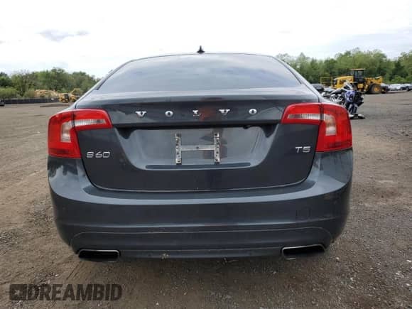 2015 Volvo S60 T5 Drive-E Premier with VIN YV126MFK5F1343262, listed as a Copart auction lot 71021935 with 125,471 mi miles and Clean title. Bid and sale history available at DreamBid. Image 6.