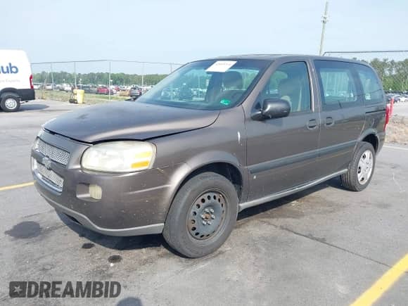 2008 Chevrolet Uplander LS z VIN 1GNDU23W68D209143, wystawiony jako IAAI lot #42093264 z przebiegiem 289 721 mil mil oraz . Historia ofert i sprzedaży dostępna na DreamBid. Obrazek 2.