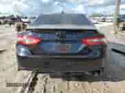 2019 Toyota Camry SE z VIN 4T1B11HK5KU819949, wystawiony jako Copart lot #81632135 z przebiegiem 67 809 mil mil oraz Szkoda całkowita • Salvage title. Historia ofert i sprzedaży dostępna na DreamBid. Obrazek 6.