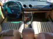 1985 Mercedes-Benz 300 с VIN WDBAB93C8FF038153, выставлен на аукционе Copart как лот 67288455 с пробегом 164 378 миль миль и Списание • Salvage title. История ставок и продаж доступна на DreamBid. Изображение 8.