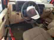 2000 Jeep Wrangler Sport z VIN 1J4FA49S6YP783339, wystawiony jako Copart lot #68548335 z przebiegiem 45 484 mil mil oraz Szkoda całkowita • Salvage title. Historia ofert i sprzedaży dostępna na DreamBid. Obrazek 8.