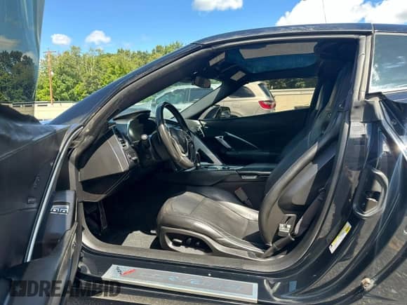 2014 Chevrolet Corvette 3LT с VIN 1G1YF2D75E5120044, выставлен на аукционе Copart как лот 68876414 с пробегом 93 168 миль миль и Чистый • Clean title. История ставок и продаж доступна на DreamBid. Изображение 6.