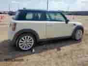 2010 MINI Hardtop с VIN WMWMF3C50ATZ61512, выставлен на аукционе Copart как лот 57819095 с пробегом 150 848 миль миль и Чистый • Clean title. История ставок и продаж доступна на DreamBid. Изображение 3.