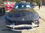 2019 BMW 5 Series 530e xDrive z VIN WBAJB1C58KB375764, wystawiony jako IAAI lot #40611361 z przebiegiem 45 895 mil mil oraz . Historia ofert i sprzedaży dostępna na DreamBid. Obrazek 12.