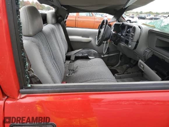 2000 Chevrolet Silverado 2500 with VIN 1GCGK24R8YR124487, listed as a Copart auction lot 81402315 with 133,292 mi miles and Salvage title. Bid and sale history available at DreamBid. Image 10.