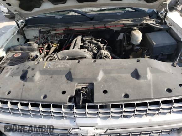 2008 Chevrolet Silverado 3500HD SRW Work Truck z VIN 1GCHC33K48F100412, wystawiony jako Copart lot #44030635 z przebiegiem 275 913 mil mil oraz Szkoda całkowita • Salvage title. Historia ofert i sprzedaży dostępna na DreamBid. Obrazek 12.