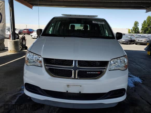 2019 Dodge Grand Caravan SE with VIN 2C7WDGBG1KR740301, listed as a Copart auction lot 62907865 with 64,667 mi miles and Clean title. Bid and sale history available at DreamBid. Image 5.
