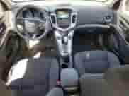 2016 Chevrolet Cruze LT z VIN 1G1PE5SB5G7113545, wystawiony jako Copart lot #68569715 z przebiegiem 118 489 mil mil oraz Czysty tytuł • Clean title. Historia ofert i sprzedaży dostępna na DreamBid. Obrazek 8.