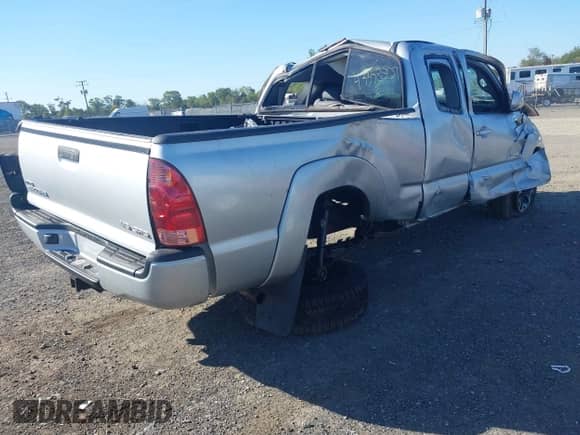 2007 Toyota Tacoma with VIN 5TEUU42NX7Z453770, listed as a IAAI auction lot 43338837 with 215,757 mi miles and . Bid and sale history available at DreamBid. Image 4.