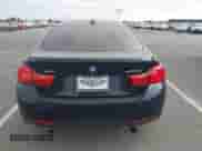 2015 BMW 4 Series 435i xDrive z VIN WBA4B3C54FD669696, wystawiony jako IAAI lot #42598793 z przebiegiem 124 510 mil mil oraz . Historia ofert i sprzedaży dostępna na DreamBid. Obrazek 16.