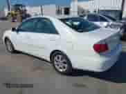 2005 Toyota Camry XLE с VIN 4T1BF30K65U605453, выставлен на аукционе IAAI как лот 43523679 с пробегом 239 866 миль миль и . История ставок и продаж доступна на DreamBid. Изображение 3.