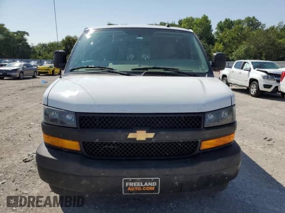 2021 Chevrolet Express Cargo z VIN 1GCWGAF74M1168112, wystawiony jako Copart lot #66827733 z przebiegiem 296 681 mil mil oraz . Historia ofert i sprzedaży dostępna na DreamBid. Obrazek 5.
