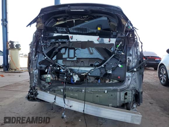 2023 Toyota Sienna Platinum z VIN 5TDESKFCXPS079150, wystawiony jako Copart lot #56069085 z przebiegiem 31 499 mil mil oraz Szkoda całkowita • Salvage title. Historia ofert i sprzedaży dostępna na DreamBid. Obrazek 6.