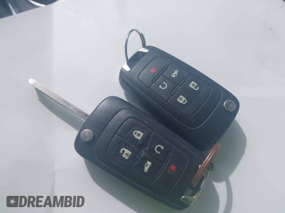 2013 Chevrolet Equinox LT with VIN 2GNFLPE3XD6173462, listed as a IAAI auction lot 42302117 with 163,235 mi miles and . Bid and sale history available at DreamBid. Image 11.