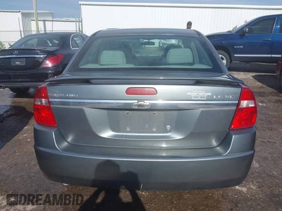 2005 Chevrolet Malibu LS z VIN 1G1ZT54845F225904, wystawiony jako IAAI lot #42660197 z przebiegiem 204 988 mil mil oraz . Historia ofert i sprzedaży dostępna na DreamBid. Obrazek 16.