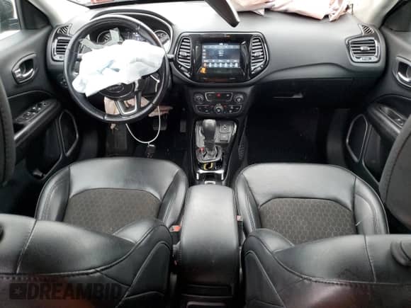 2020 Jeep Compass Altitude с VIN 3C4NJDBB2LT145590, выставлен на аукционе Copart как лот 69753605 с пробегом 42 225 миль миль и Списание • Salvage title. История ставок и продаж доступна на DreamBid. Изображение 8.