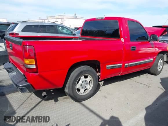 2000 Chevrolet Silverado 1500 LS with VIN 1GCEC14W2YZ356586, listed as a IAAI auction lot 41722379 with Not provided miles and . Bid and sale history available at DreamBid. Image 4.