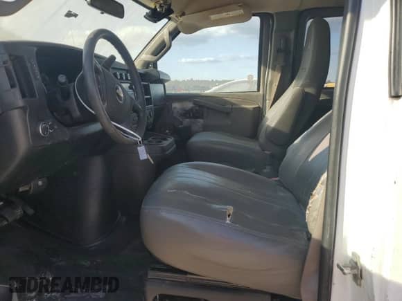 2019 Chevrolet Express Passenger LS с VIN 1GAZGNFG8K1359316, выставлен на аукционе Copart как лот 75333504 с пробегом 140 428 миль миль и Списание • Salvage title. История ставок и продаж доступна на DreamBid. Изображение 7.