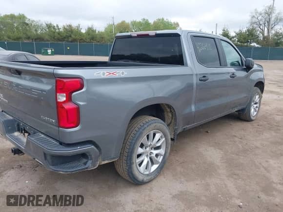 2020 Chevrolet Silverado 1500 Custom с VIN 1GCUYBEF8LZ201826, выставлен на аукционе IAAI как лот 42266906 с пробегом 81 048 миль миль и . История ставок и продаж доступна на DreamBid. Изображение 4.