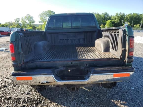 1997 Dodge 2500 with VIN 3B7KF23Z0VG788228, listed as a Copart auction lot 57576595 with 194,415 mi miles and Non repairable. Bid and sale history available at DreamBid. Image 6.